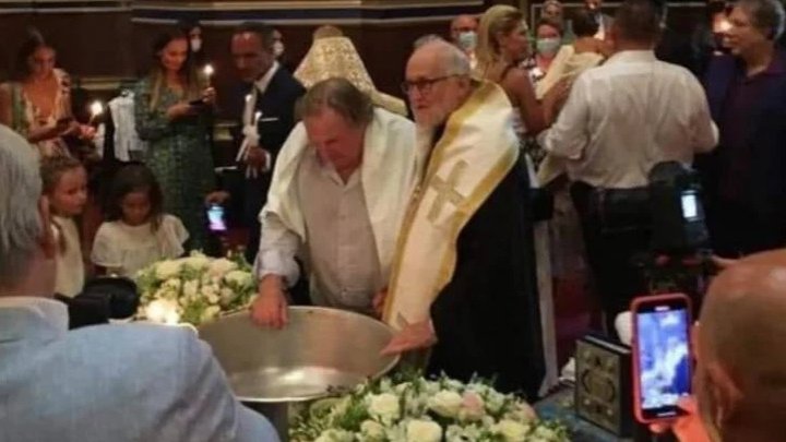 Gerard Depardieu a fost botezat ortodox la catedrala rusă din Paris