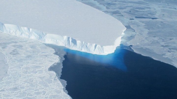 Doi ghețari uriași se desprind, într-un ritm alarmant, din calota glaciară din Antarctica. Cu cât ar putea crește nivelul oceanelor