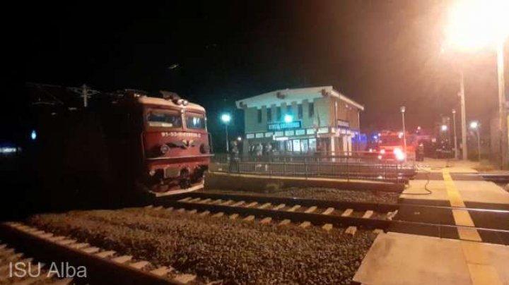 România: Incendiu la locomotiva unui tren cu 100 de pasageri