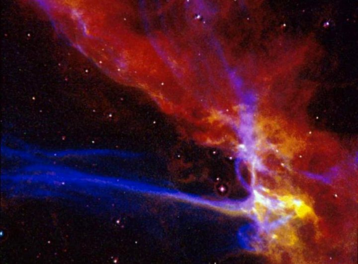 Hubble a surprins o imagine uimitoare a Buclei Cygnus