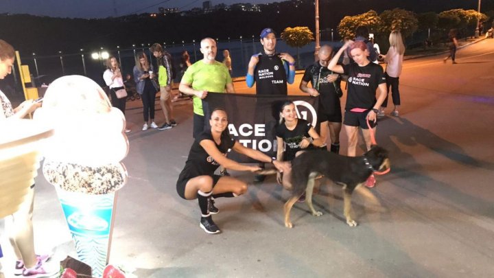 A fost dat startul maratonului în care zeci de sportivi amatori alergă fără întrerupere 35 de ore (FOTO/VIDEO)