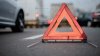 Încă un accident violent: Șoferul unui automobil Dacia s-a izbit într-un pilon electric