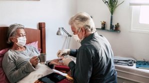 Ai un bolnav de COVID în casă? Un nou studiu arată cât de mare e riscul să te infectezi