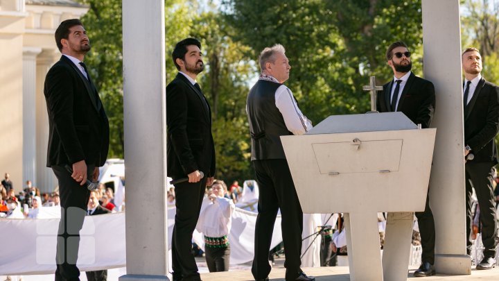 Hramul Oraşului pe timp de pandemie de coronavirus: liturghie, expoziţii, târguri şi concerte (FOTOREPORT)