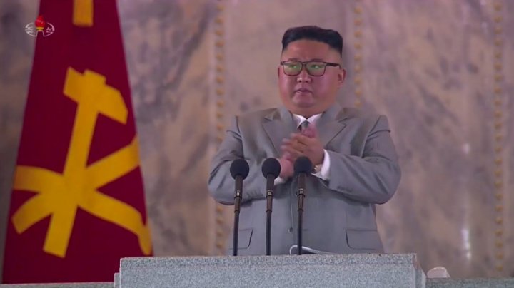 Cu lacrimi în ochi, Kim Jong-un își cere scuze pentru dificultățile cu care se confruntă Coreea de Nord