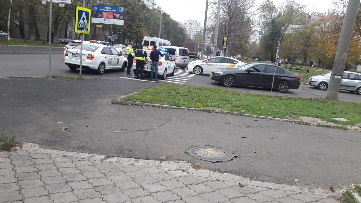 Alertă cu bombă la Curtea de Apel Chișinău. Toți angajații, evacuați (FOTO)