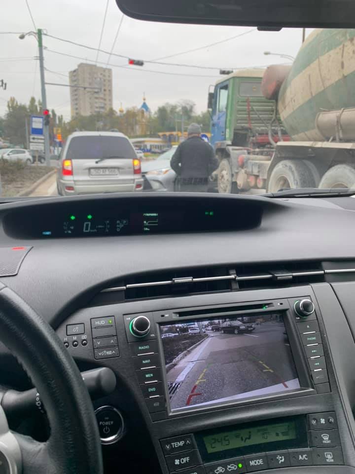 Accident cu implicarea a trei unități de transport, printre care un Camion, în Capitală (FOTO/VIDEO)