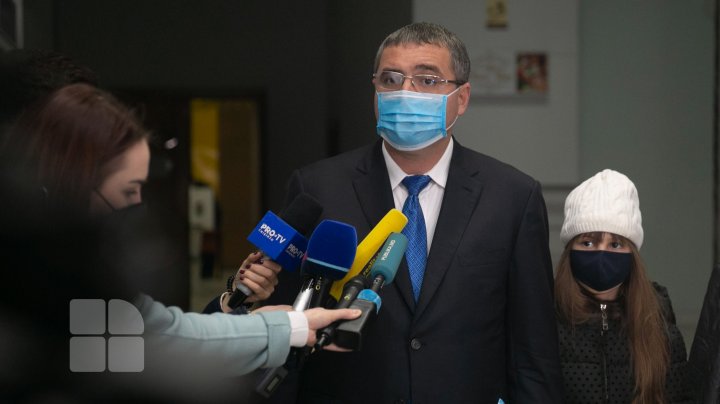 Prezidenţiale 2020. Renato Usatîi, la votare: Am votat pentru ca cei din diasporă să nu-şi sărute copiii prin Skype (FOTO)