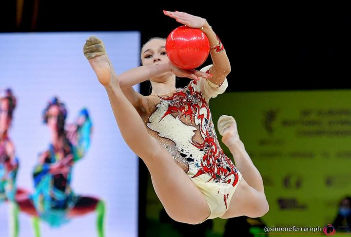 Revenire spectaculoasă. Sportivele din Moldova au înregistrat un punctaj maximal la Campionatul European de Gimnastică Ritmică (FOTO)