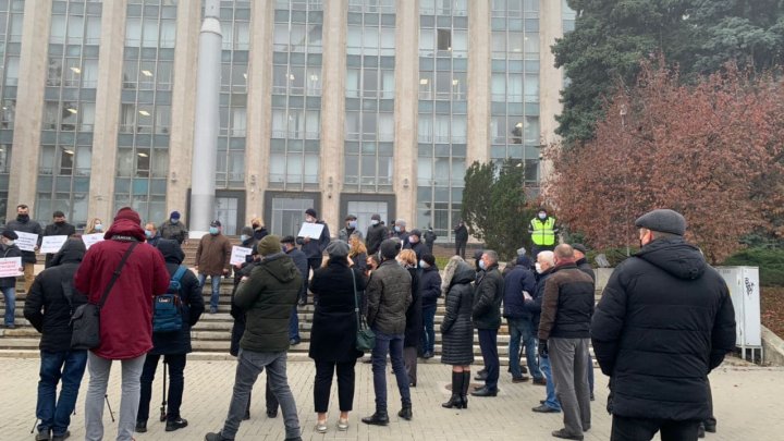 PROTEST la Guvern. Primarii le cer autorităților să renunțe la plafonarea taxelor locale. Ce spune Ministerul Finanțelor