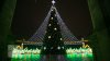 De 1 decembrie a fost inaugurat Pomul de Crăciun. Vezi programul artistic al sărbătorilor de iarnă din acest an (FOTO)