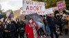 Proteste masive în Polonia. Oamenii sunt nemulţumiţi de interzicerea avorturilor şi a restricţiilor anti-COVID