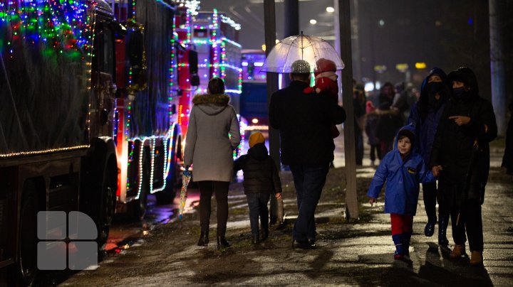 Feerie de Crăciun în Capitală. Angajaţii IGSU au dat start Caravanei de Crăciun a Salvatorilor şi Pompierilor (FOTOREPORT)