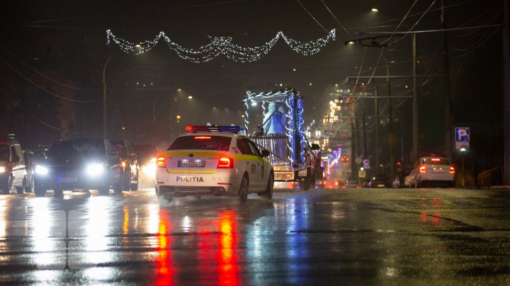 Feerie de Crăciun în Capitală. Angajaţii IGSU au dat start Caravanei de Crăciun a Salvatorilor şi Pompierilor (FOTOREPORT)