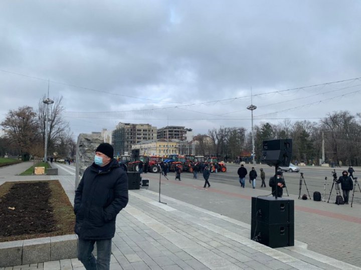 Agricultorii protestează în centrul Capitalei (VIDEO/FOTO)