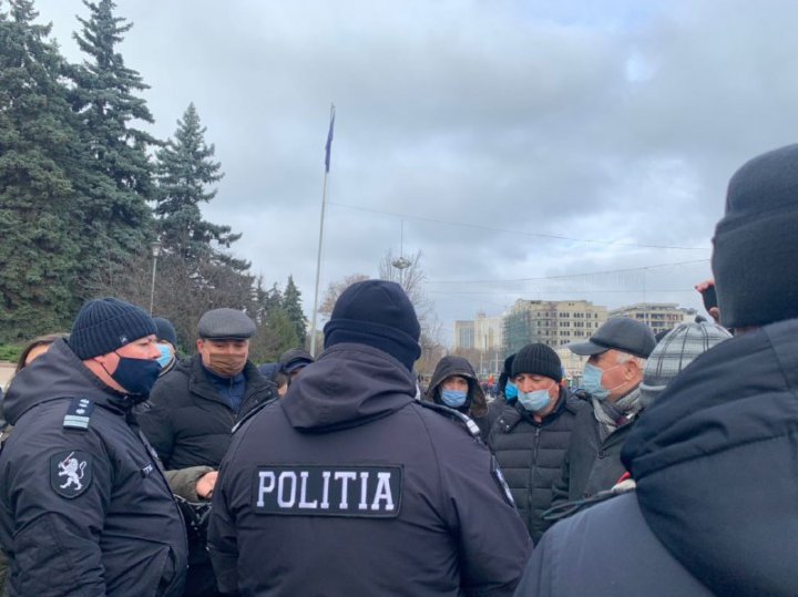 Agricultorii protestează în centrul Capitalei (VIDEO/FOTO)