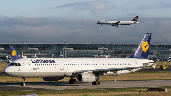 Lufthansa a ajuns la un acord cu piloţii în legătură cu reducerea costurilor