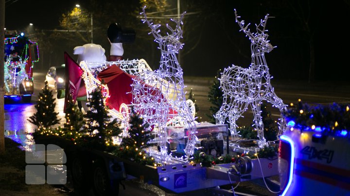 Feerie de Crăciun în Capitală. Angajaţii IGSU au dat start Caravanei de Crăciun a Salvatorilor şi Pompierilor (FOTOREPORT)