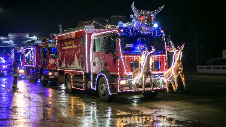 Feerie de Crăciun în Capitală. Angajaţii IGSU au dat start Caravanei de Crăciun a Salvatorilor şi Pompierilor (FOTOREPORT)