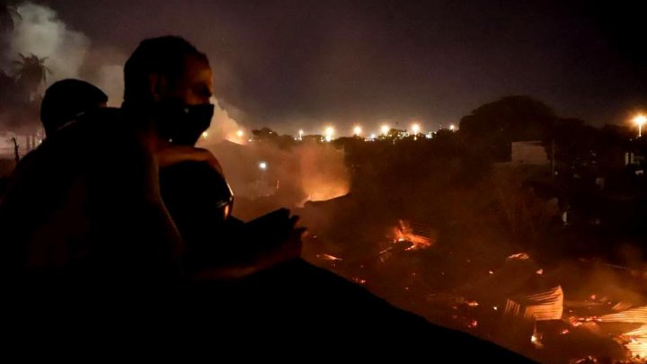 Incendiu mistuitor în capitala Paraguayului, provocat de artificiile de Crăciun. 100 de persoane au rămas fără case