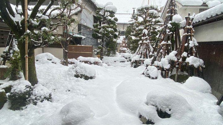 (VIDEO) Imagini feerice din Japonia. O cantitate imensă de zăpadă a căzut în nordul țării