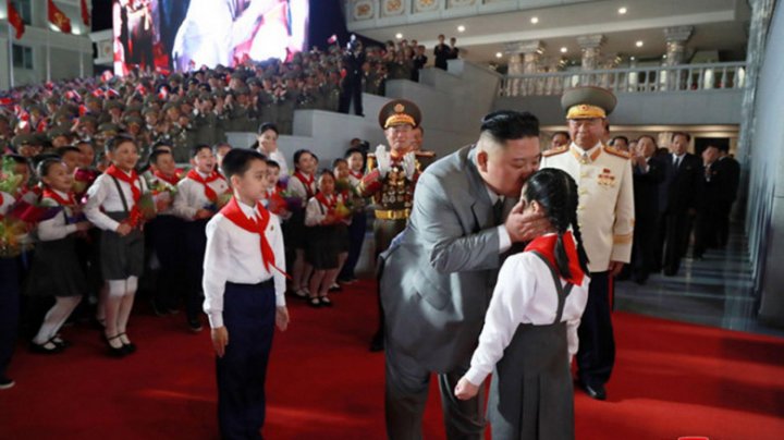 Liderul nord-coreean Kim Jong Un și familia sa s-ar fi vaccinat împotriva coronavirusului