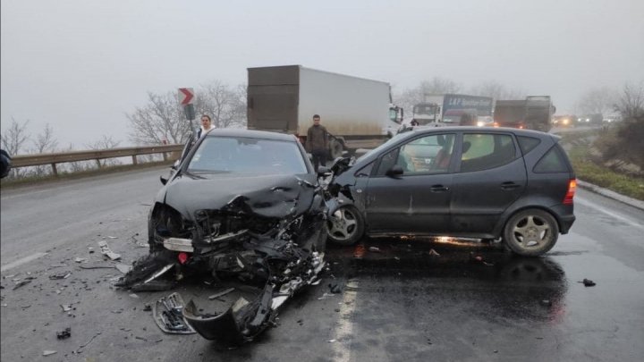 Accident teribil pe traseul Ialoveni Hîncești. O familie cu doi copii, transportată la spital (VIDEO)