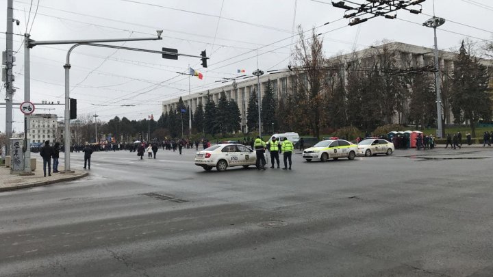 Centrul capitalei, blocat din cauza protestului din PMAN. Cum circulă transportul public 