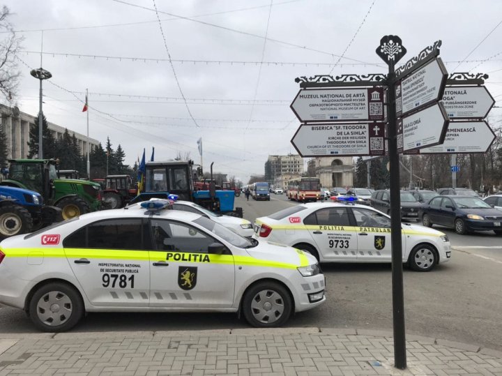 Agricultorii, din nou la protest. La manifestaţie s-au alăturat transportatorii şi reprezentanţii HoReCa (LIVE)