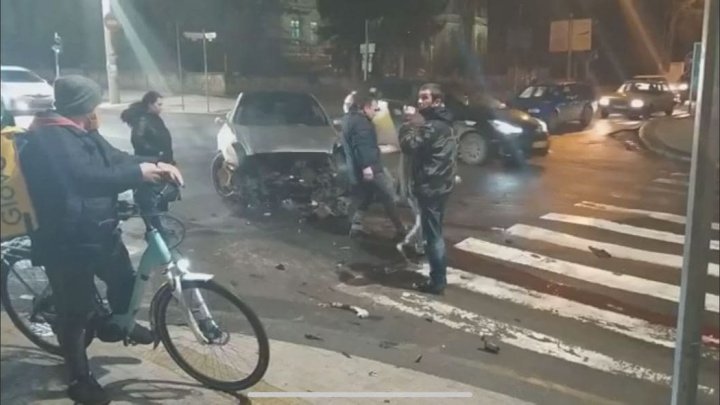 Accident violent în centrul capitalei în ajun de Crăciun pe stil nou (VIDEO)