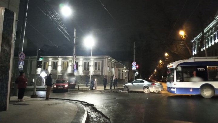 Accident violent în centrul capitalei în ajun de Crăciun pe stil nou (VIDEO)