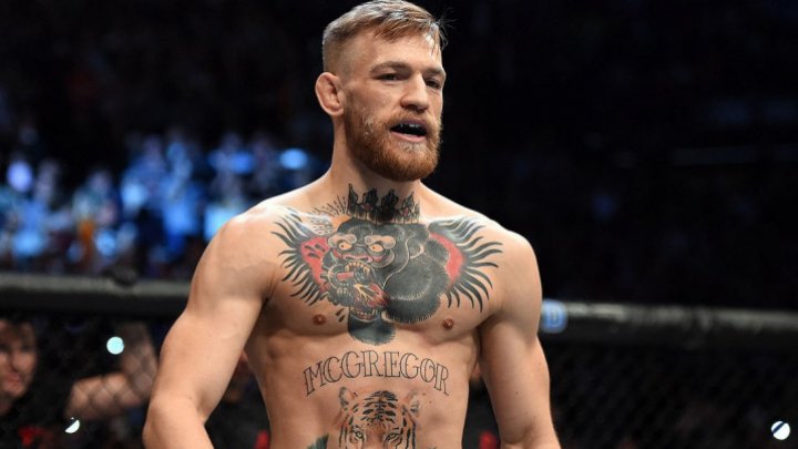 Cadou pentru McGregor. Luptătorul și fiul lui au primit câte un echipament de la un moldovean