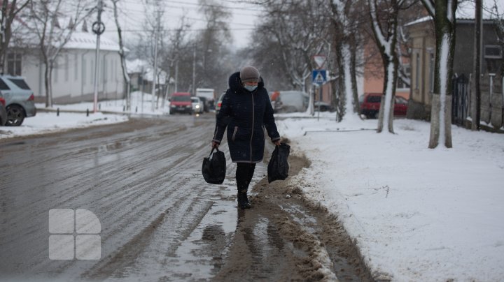 La doar câteva ore după forfota din noaptea de Revelion, străzile Capitalei au rămas pustii