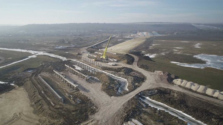 Lucrările de construcție a podurilor pe drumul național M3 Porumbrei-Cimișlia, în proces de execuție