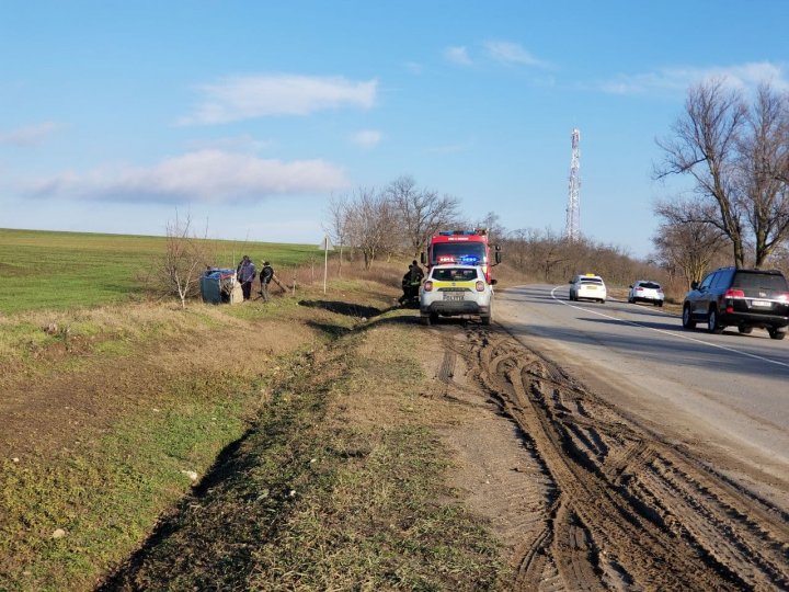 Accident violent în apropiere de Vadul lui Vodă: Două persoane au ajuns la spital (FOTO)