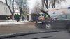 ACCIDENT în centrul Capitalei. Un microbuz, răsturnat pe carosabil. Ambulanţa, la faţa locului