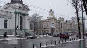 Temperaturi în scădre, lapoviță și ninsori, în următoarele zile