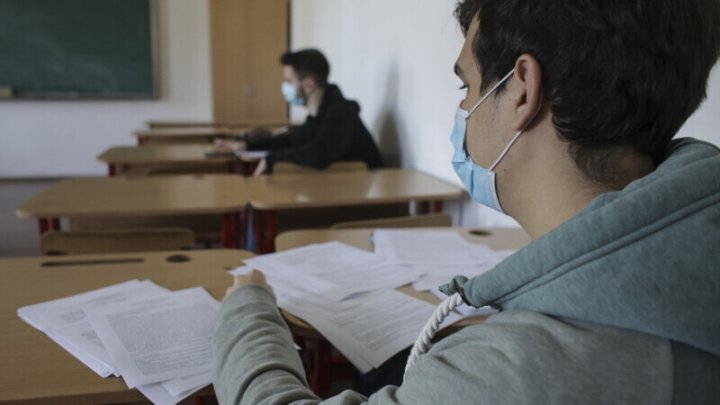 Pandemia a dat peste cap programul de studii, însă elevii nu vor scăpa de bacalaureat în acest an