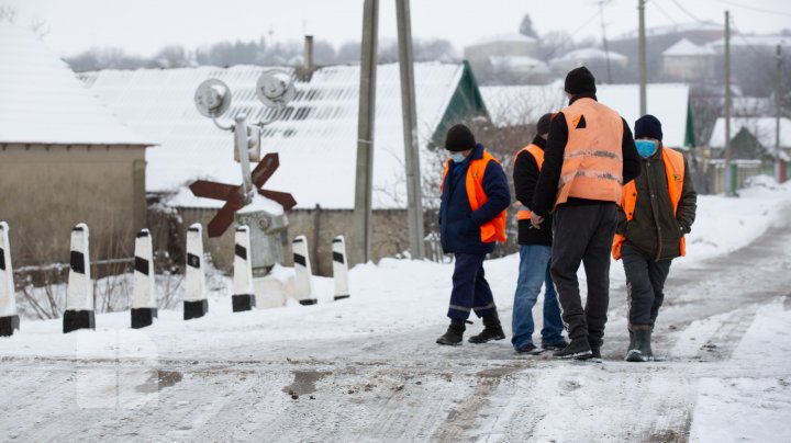 Ameninţă cu blocarea marfarelor. Angajaţii CFM din Chircăieşti nu şi-au primit salariile de patru luni (FOTOREPORT)