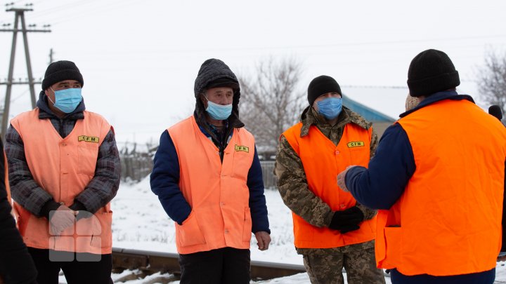 Ameninţă cu blocarea marfarelor. Angajaţii CFM din Chircăieşti nu şi-au primit salariile de patru luni (FOTOREPORT)