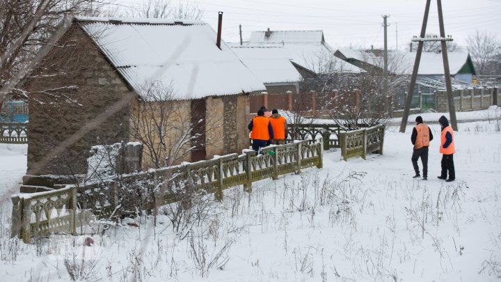 Ameninţă cu blocarea marfarelor. Angajaţii CFM din Chircăieşti nu şi-au primit salariile de patru luni (FOTOREPORT)