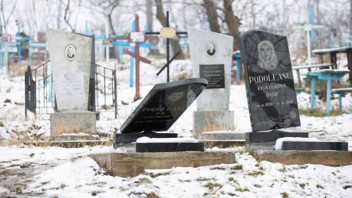 În căutarea răufăcătorilor. Primăria din Cărpineni oferă recompensă în schimbul informațiilor despre persoanele care au vandalizat monumentele din cimitir