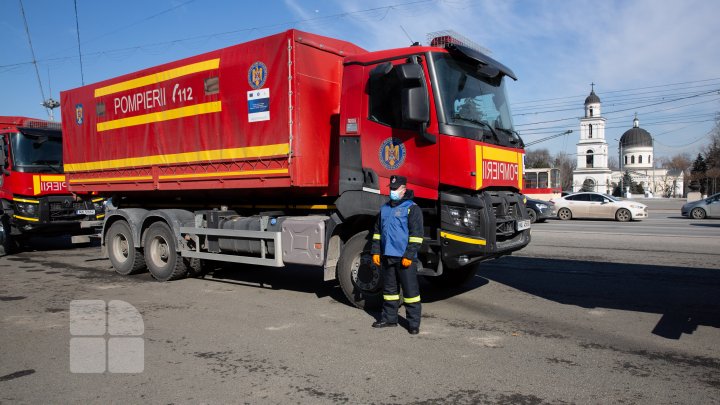 FOTOREPORT de la ceremonia oficială de predare a asistenței umanitare acordate de România