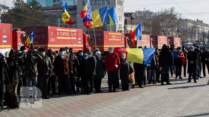 FOTOREPORT de la ceremonia oficială de predare a asistenței umanitare acordate de România