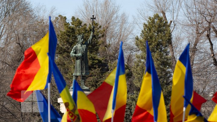 FOTOREPORT de la ceremonia oficială de predare a asistenței umanitare acordate de România