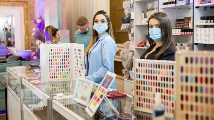 Goana după frumuseţe sfidează restricţiile pandemiei. Zeci de femei s-au îmbulzit la expoziţia Beauty 2021 (FOTO)