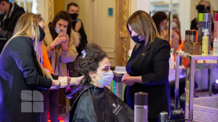 Goana după frumuseţe sfidează restricţiile pandemiei. Zeci de femei s-au îmbulzit la expoziţia Beauty 2021 (FOTO)