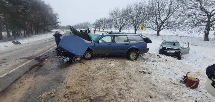 ACCIDENT DE GROAZĂ la Rîșcani. Două femei au murit, iar alte trei persoane, transportate la spital (VIDEO)