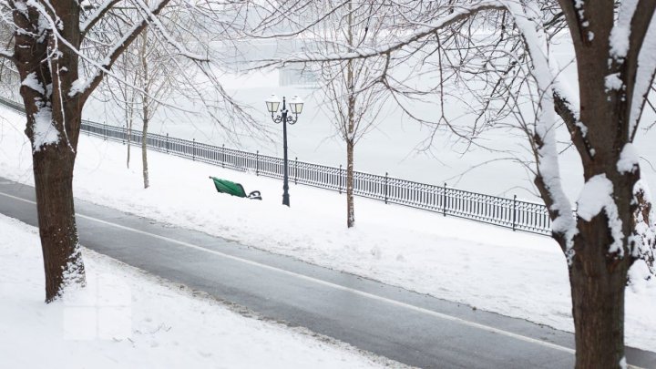 Ninsori slabe în următoarele zile. Cât de frig va fi