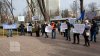 Fără salarii de 4 luni: Angajații CFM au protestat în fața Parlamentului și Președinției (FOTOREPORT)